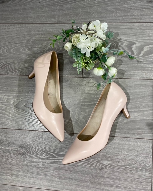 Pale pink court shoes uk sale