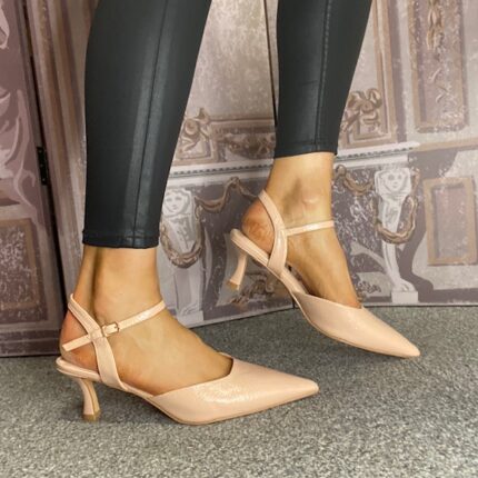 Sorento "Jekyll Island Nude Crackle" Court Shoe.