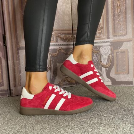 Drilleys “Sixty Four Hot Siren" Trainer.