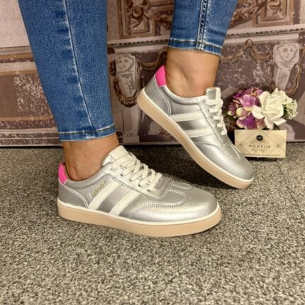 Drilleys “Seventy Five" Illuminate Supernova Trainer