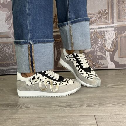 Kate Appleby "Northney" Gold Moo Trainer