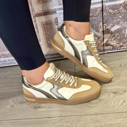Lloyd & Pryce Tommy Bowe Collection "Treder" Wheaten Trainer.