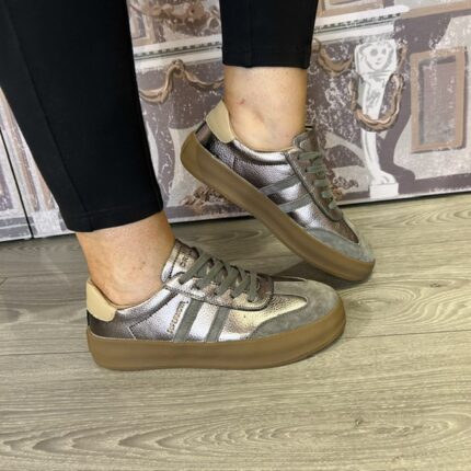 Drilleys “Thirty Two" Burnt Nickle Trainer